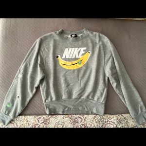 Nike banana crew neck with patches